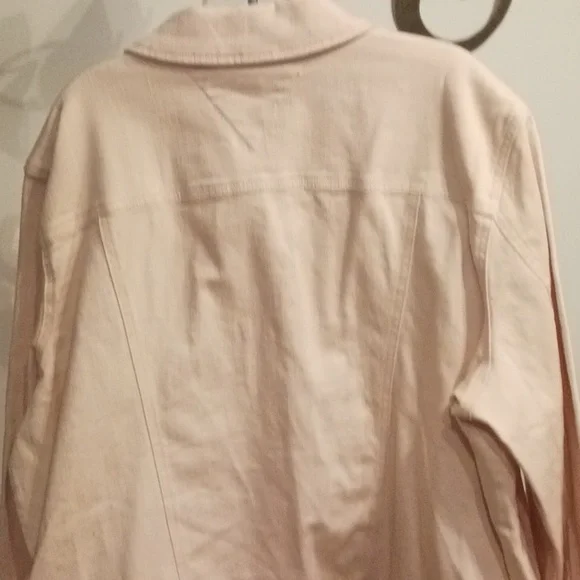 Women's Jacket - Picture 4 of 7